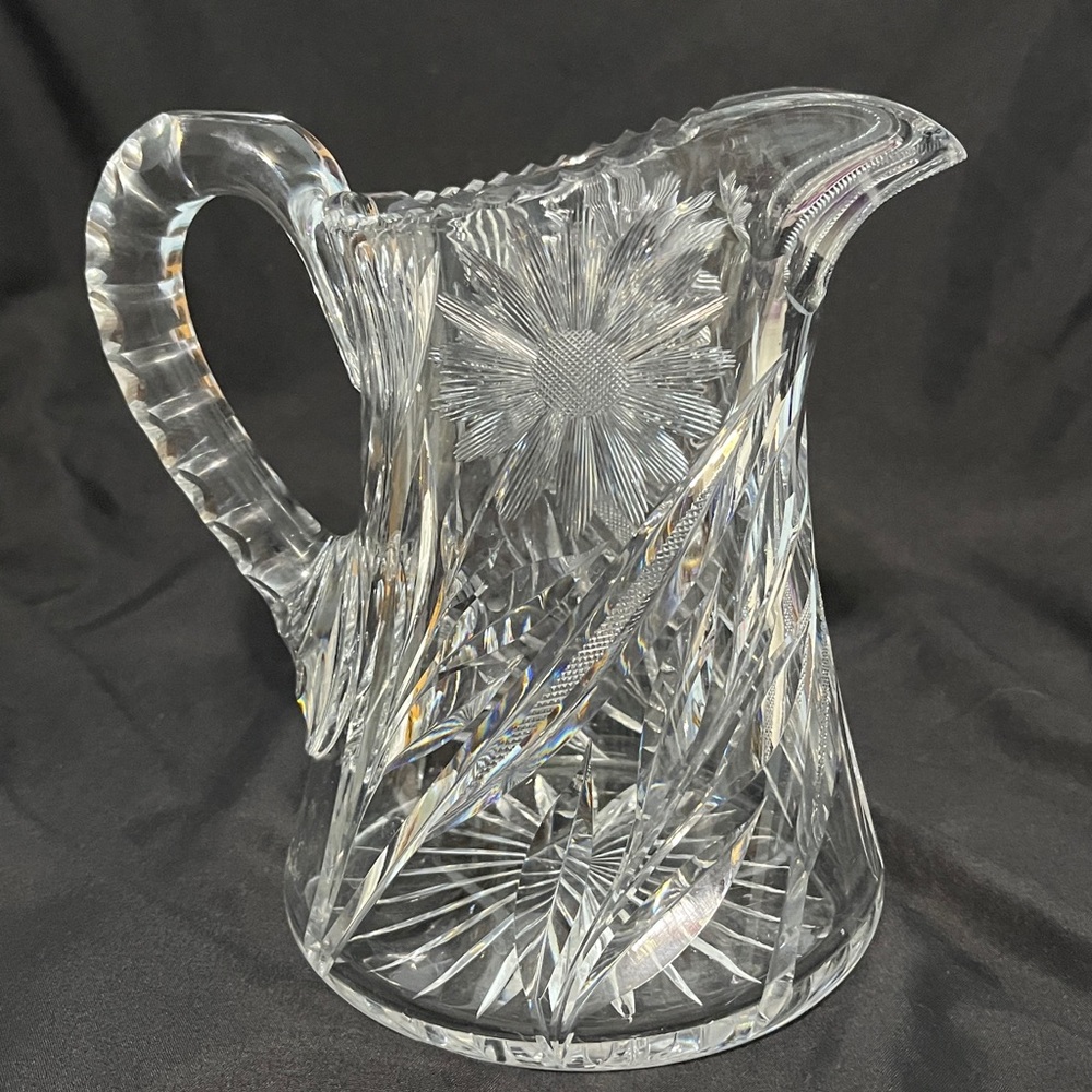 ANTIQUE PAIRPOINT 8" DAISY HAND CUT CRYSTAL PITCHER - 24 PT. STAR CUT BOTTOM - Picture 3 of 9